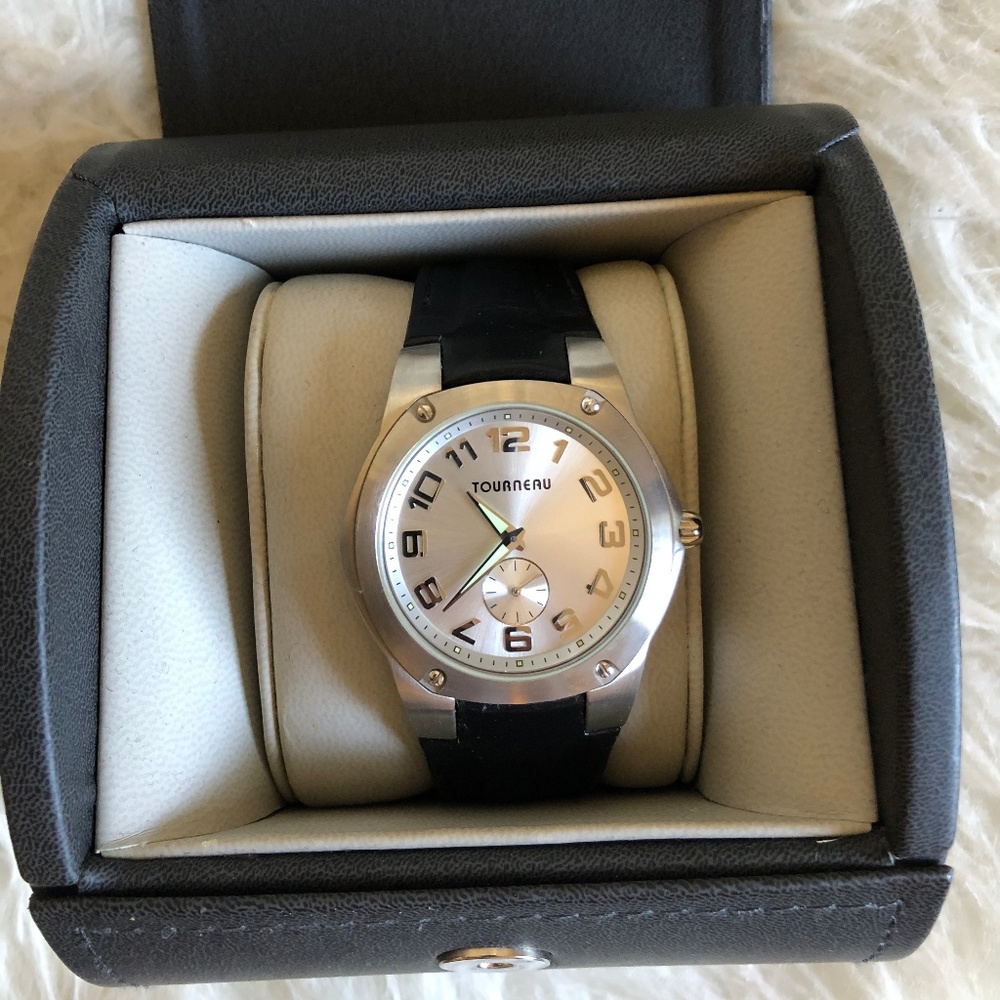 TOURNEAU New silver watch with black leather band